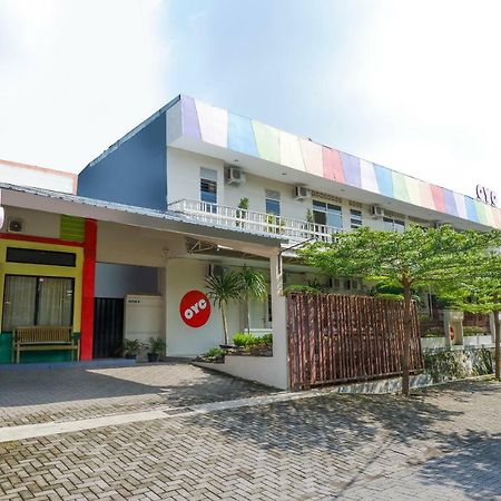 New Mira Hotel Semarang Extérieur photo