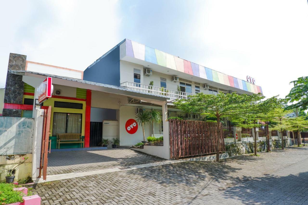 New Mira Hotel Semarang Extérieur photo