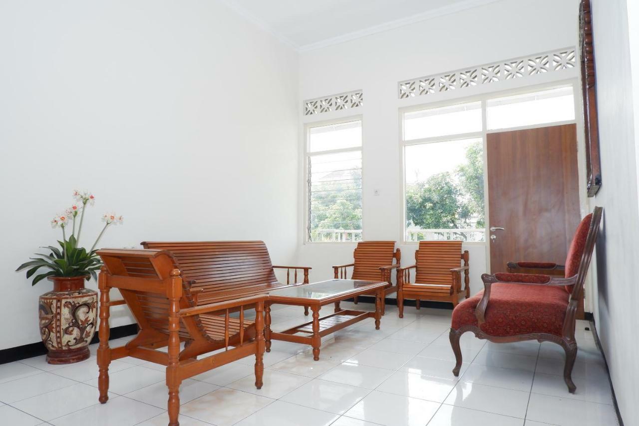 New Mira Hotel Semarang Extérieur photo