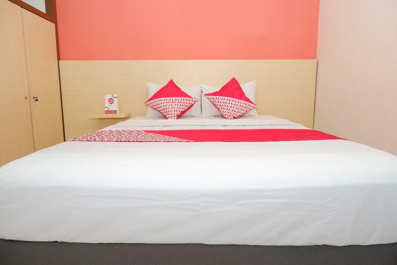 New Mira Hotel Semarang Extérieur photo