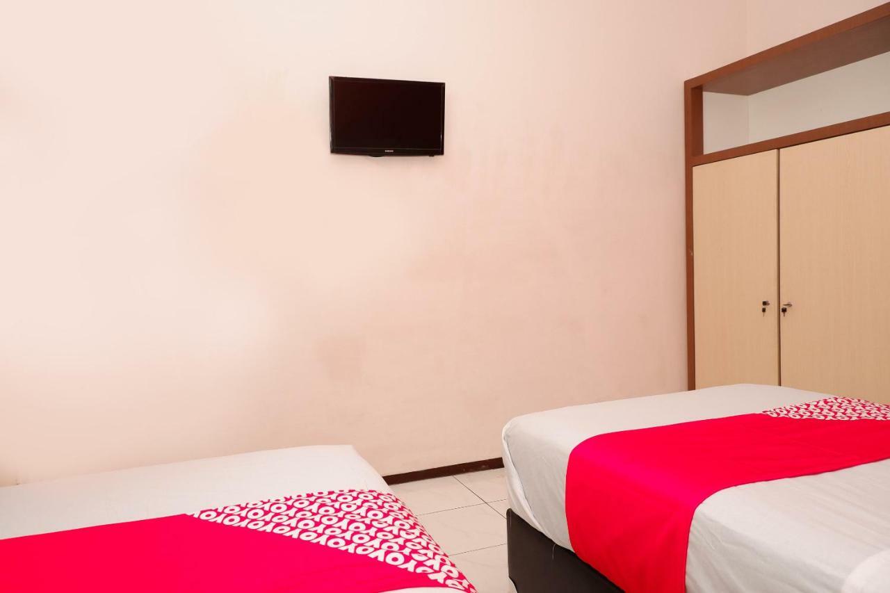 New Mira Hotel Semarang Extérieur photo
