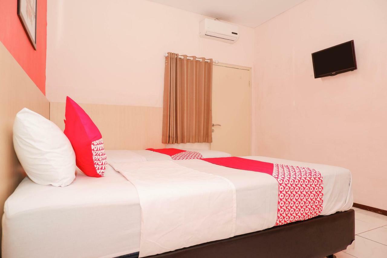 New Mira Hotel Semarang Extérieur photo