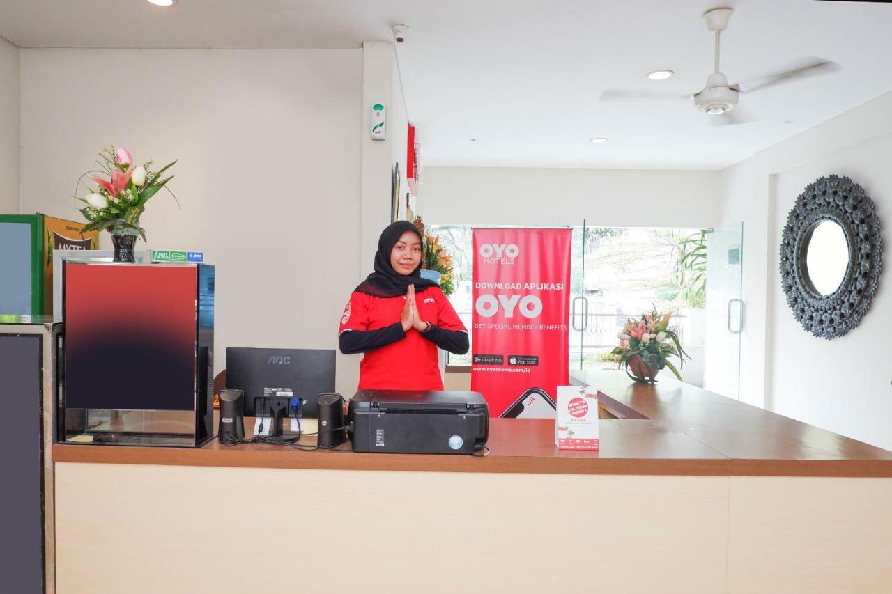New Mira Hotel Semarang Extérieur photo