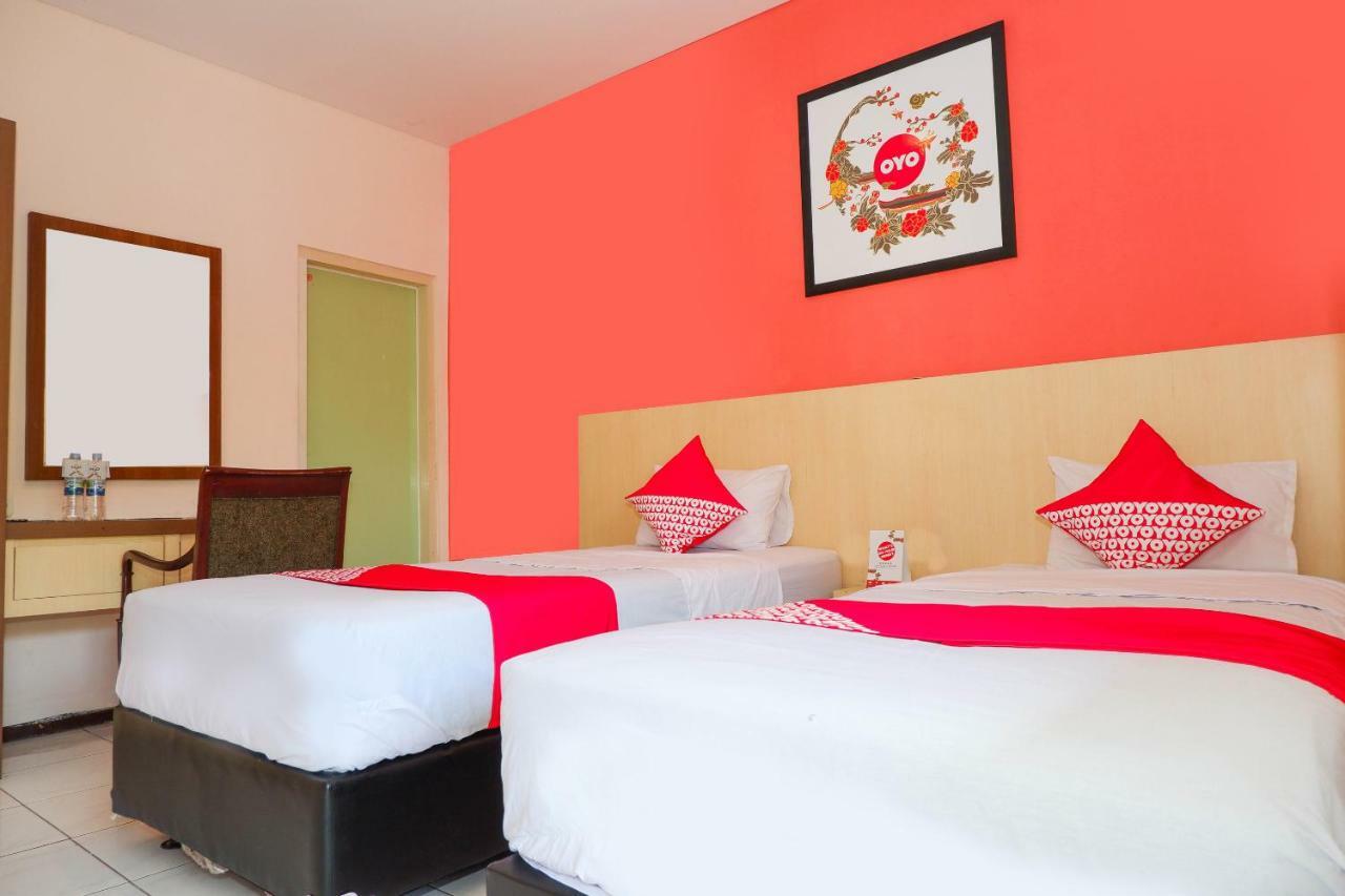 New Mira Hotel Semarang Extérieur photo